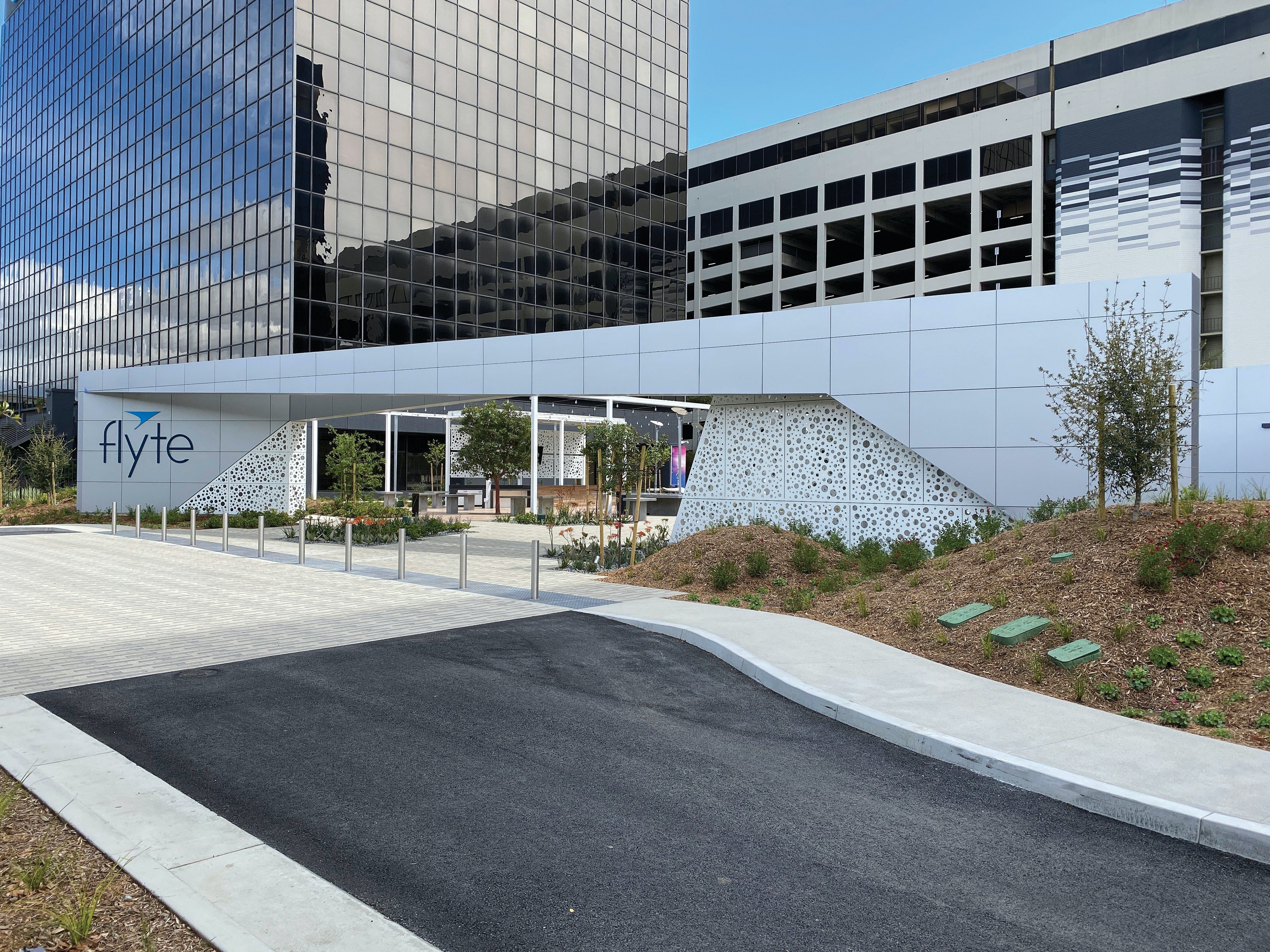 1656023118104 2103apfeajc04d