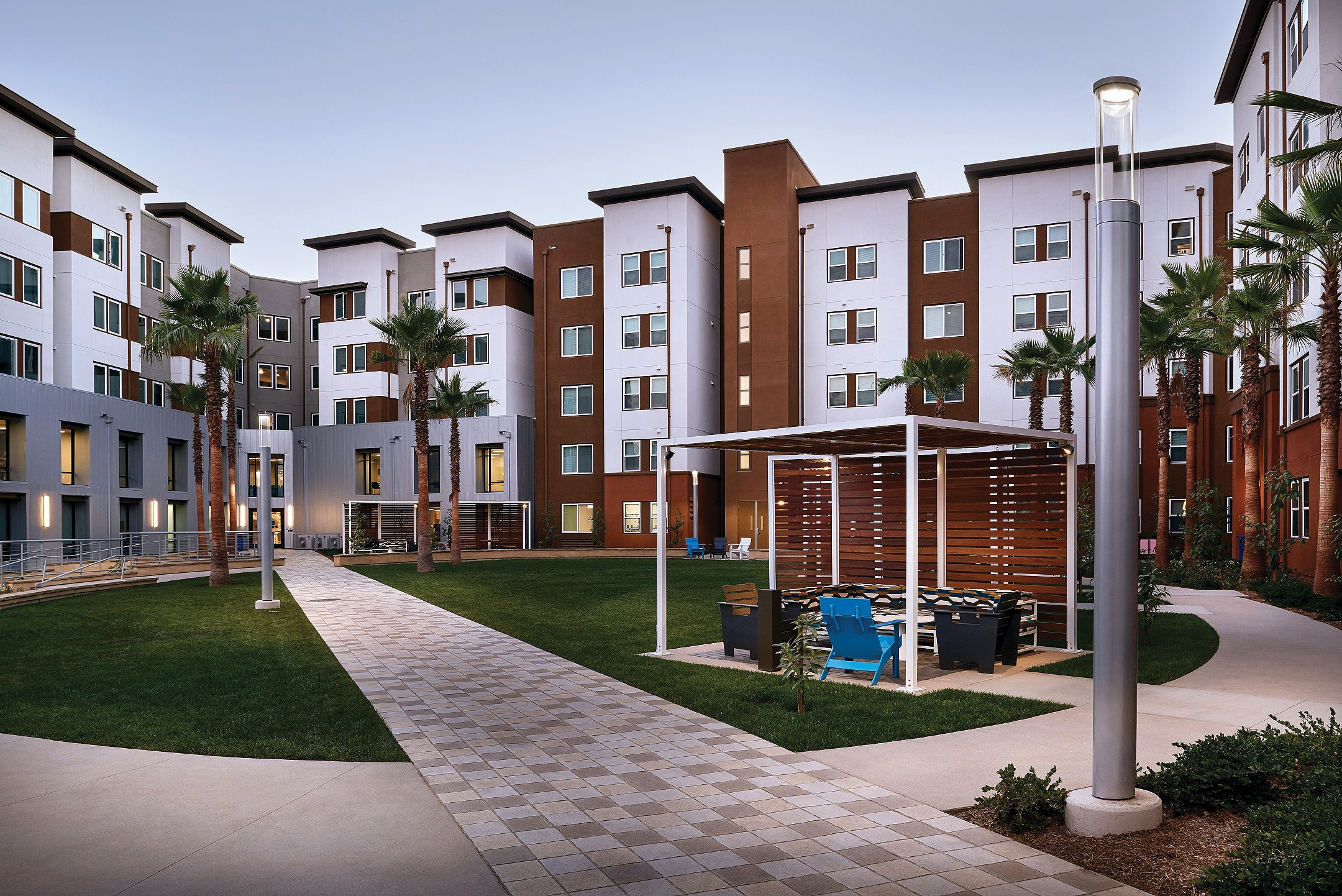 1656088743669 2007apssljc0419028 Plaza Verde 129rsmall