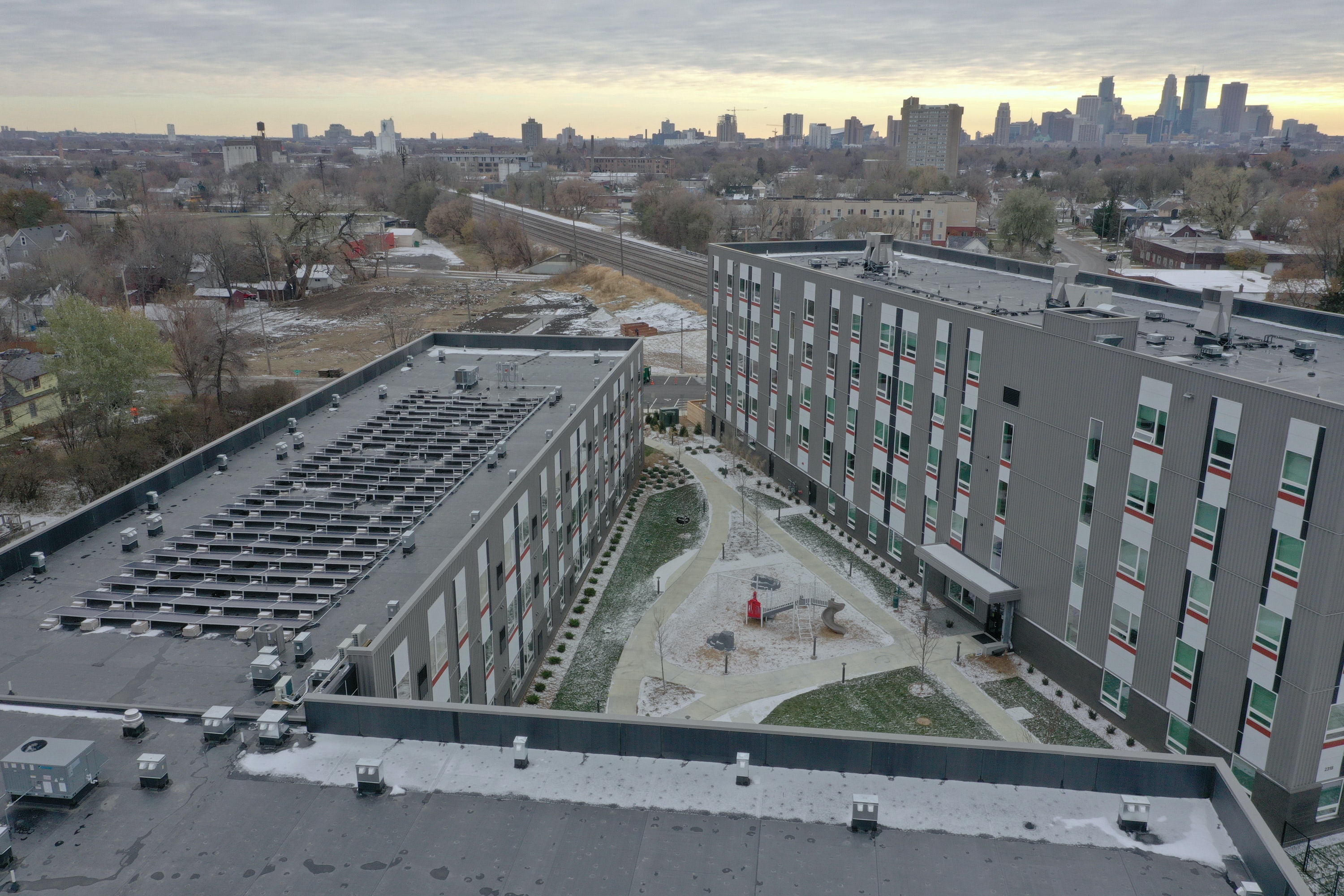 1656089221555 2004aptrlenvgwhook04