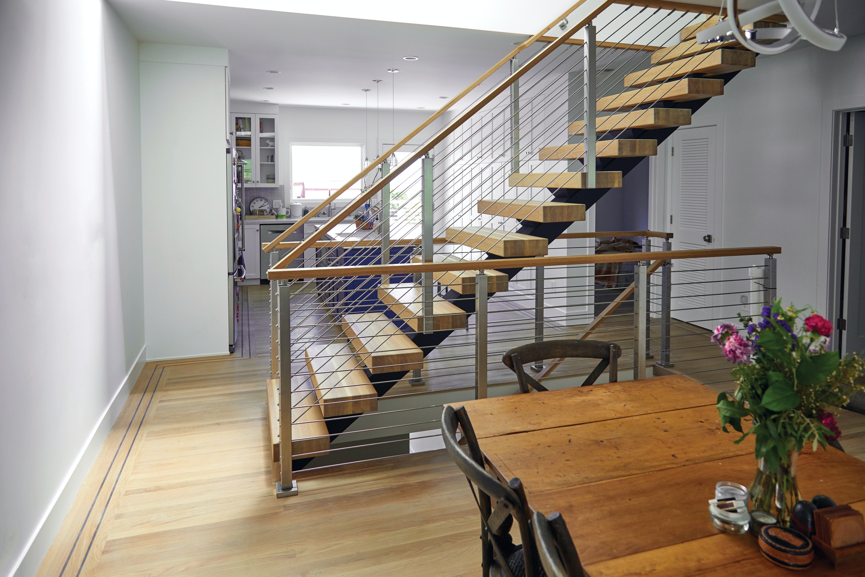 1656089390405 2004apnewjc01viewrail Flight Ca61 0