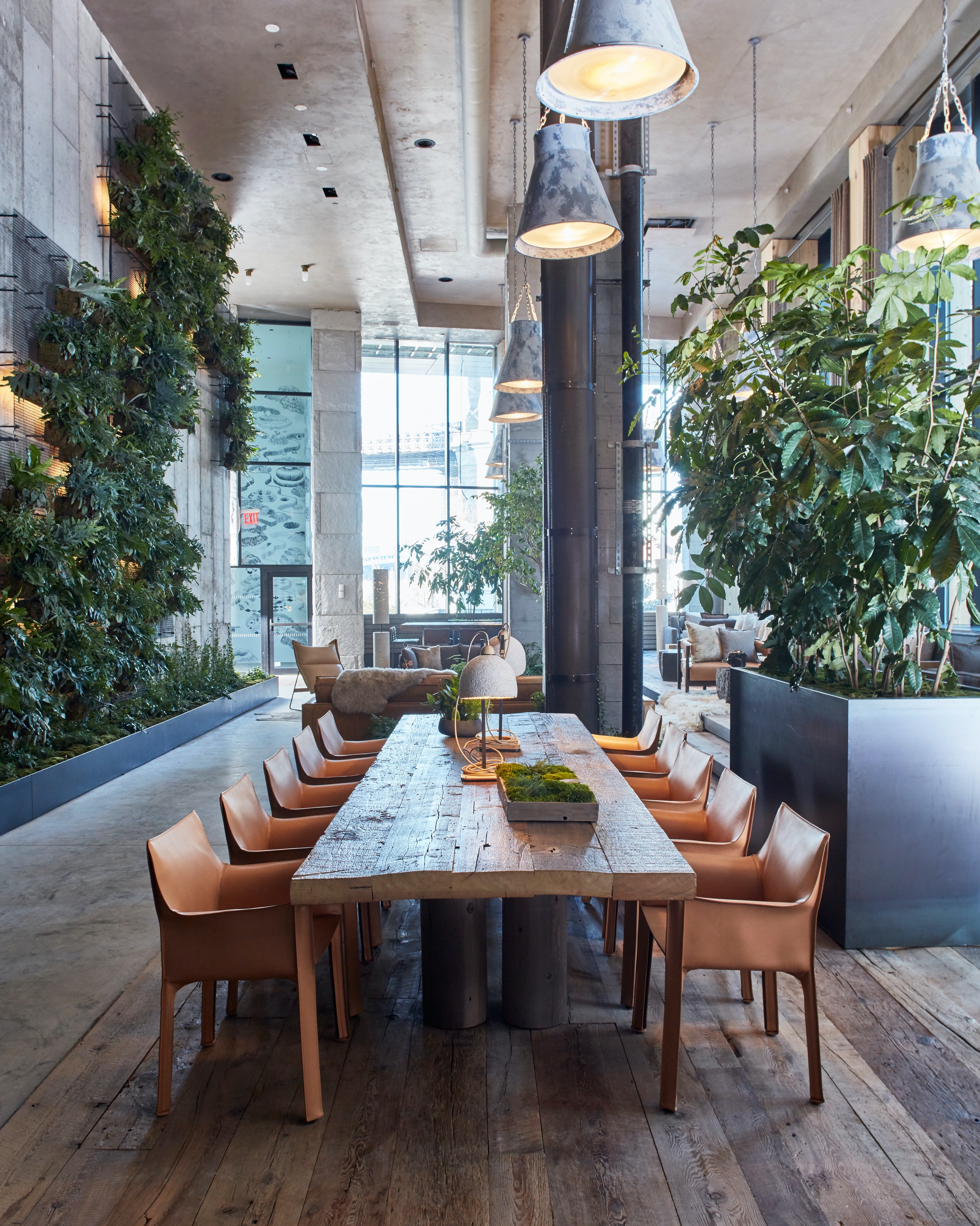 1903APTRLMM08-170204_1_HOTEL_Shot01_LOBBY_084