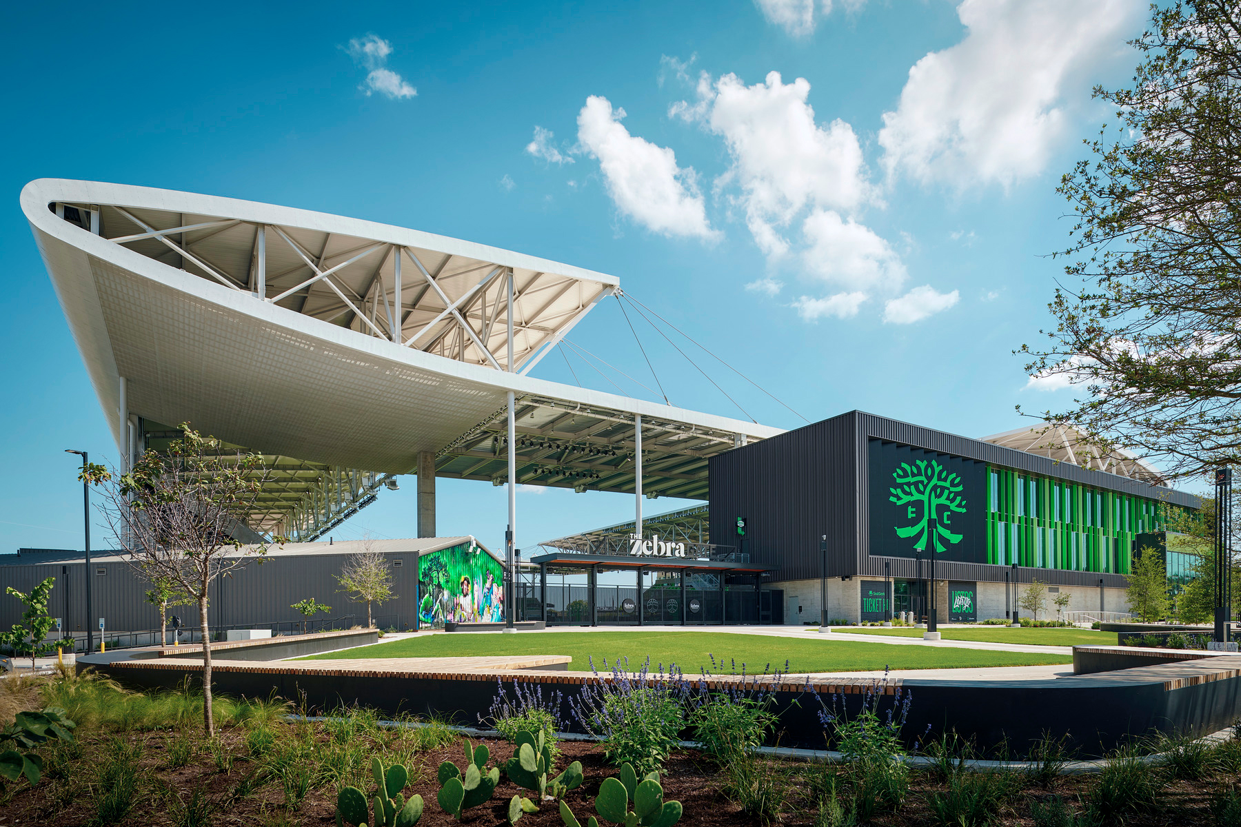 Q2 Stadium Exterior 640f584f45cd2