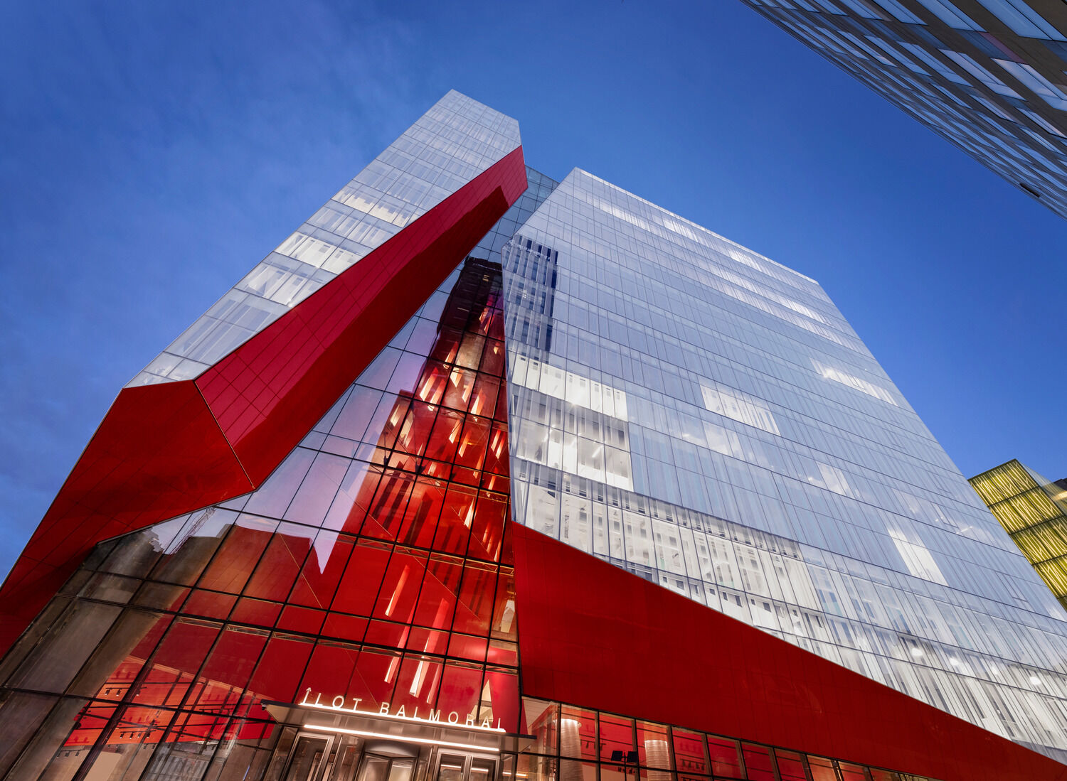 Ilot Balmoral Exterior Curtainwall