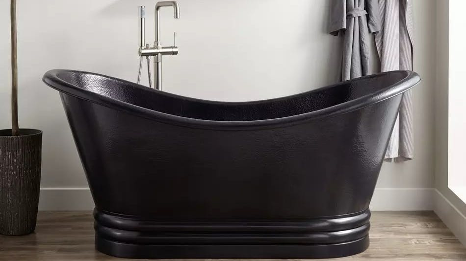 Raye Antique Black Hammered Pedestal Tub