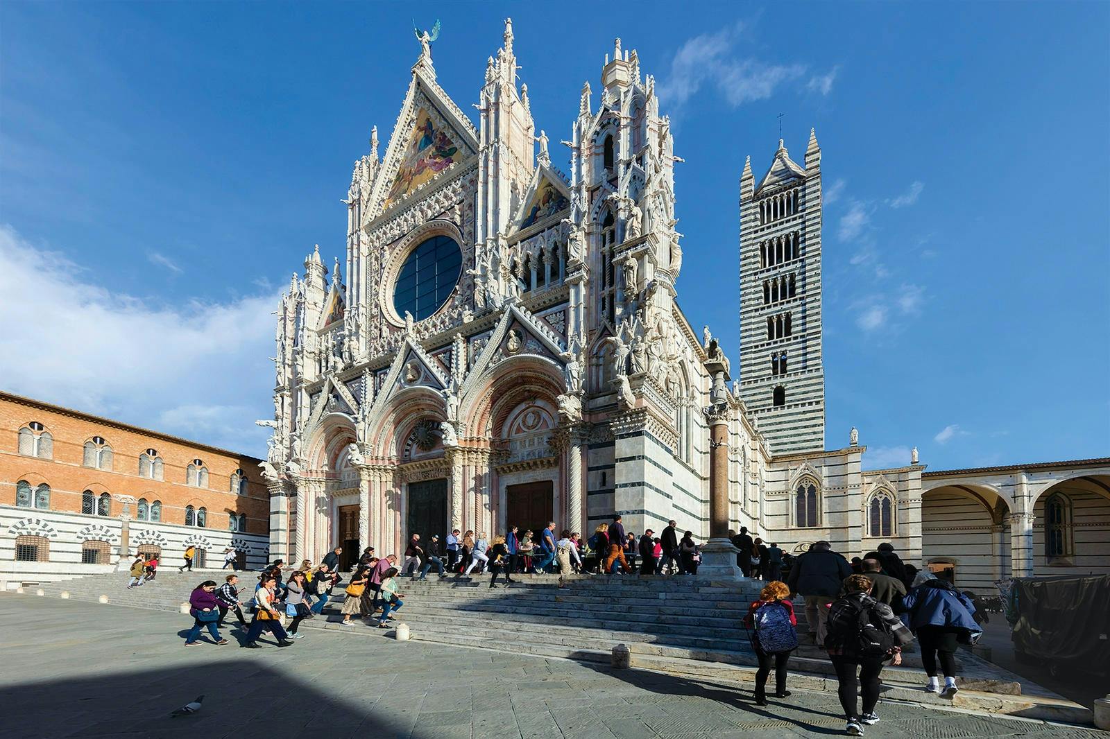 Italien, Toskana, Siena, Dom von Siena, Cattedrale di Santa Maria Assunta, gotische Architektur, Marmor, Aussen: weiss und gruen,