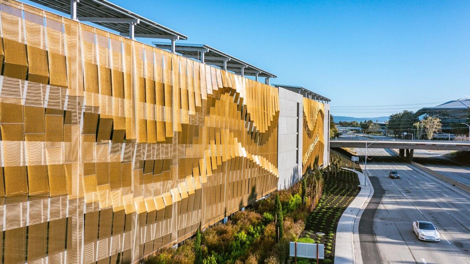 RE/8 Exterior Architectural Mesh