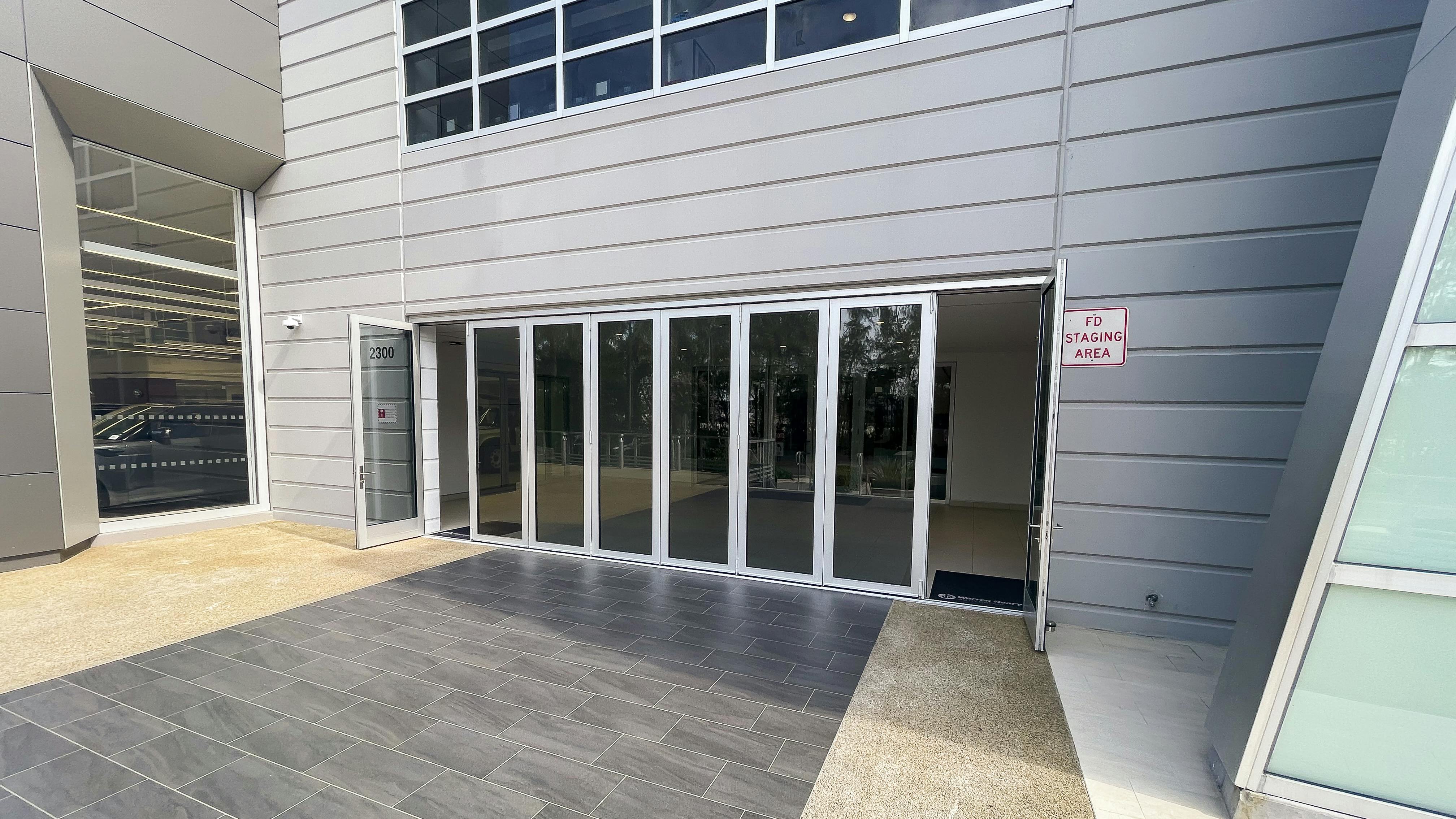 Vista Fold Multi-Directional Folding Door