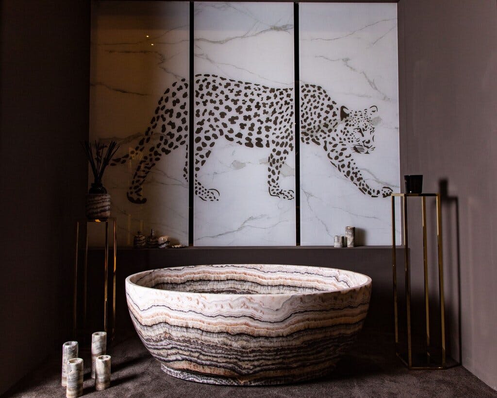 Coral Onyx Bathtub