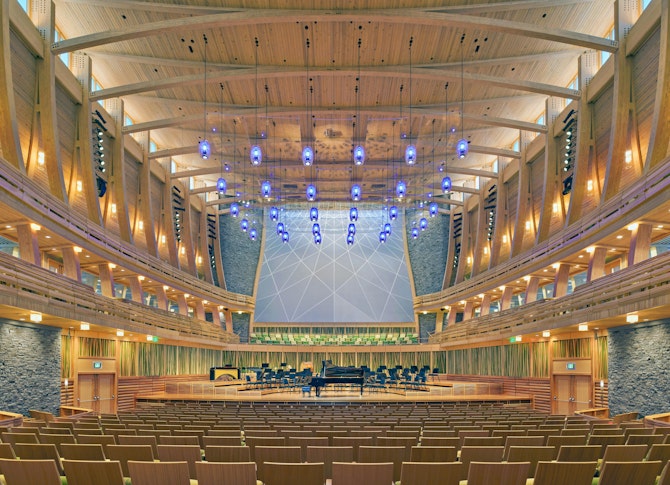 Curved Glulam Beams by Unalam